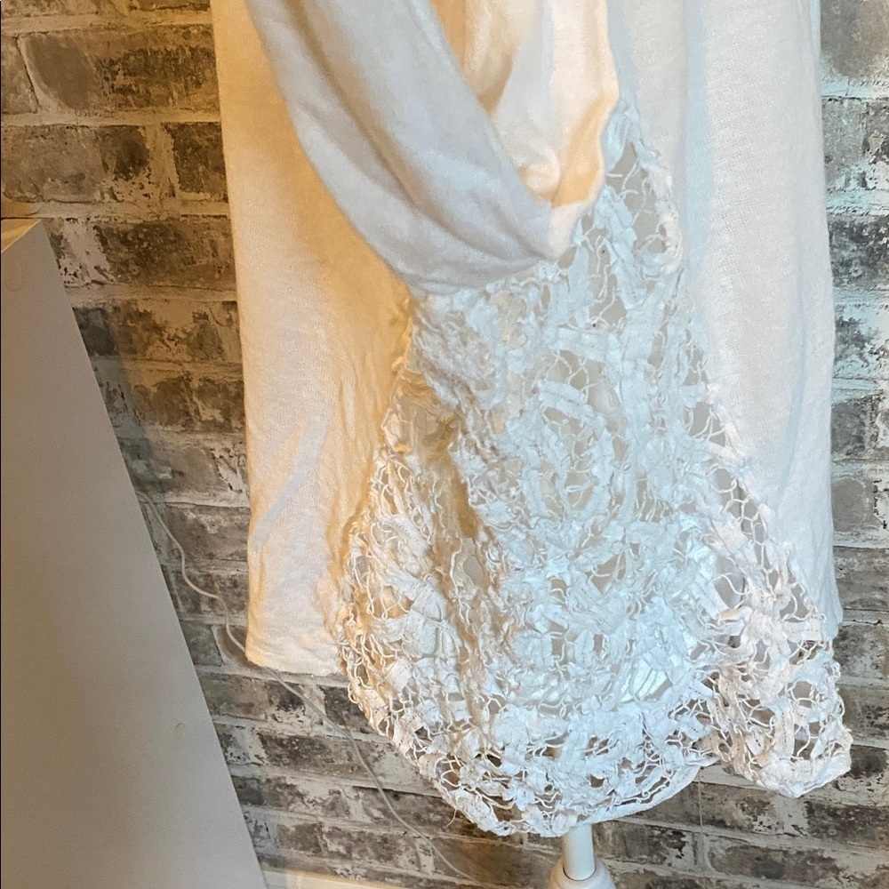 Free People Love Me Do White Lace Sleeve Women's Oversize Top. Size L. - Picture 8 of 16